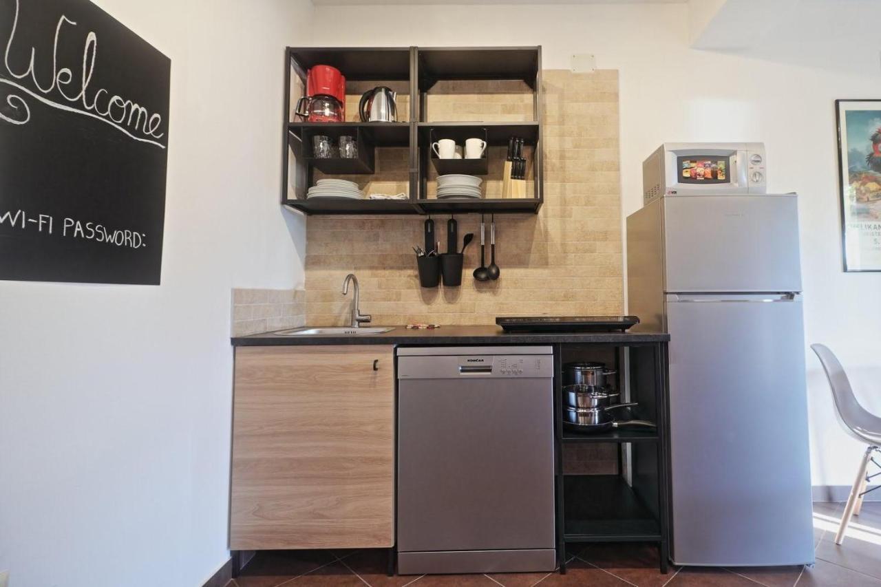 Apartman Studio Pesja Omišalj Eksteriør bilde