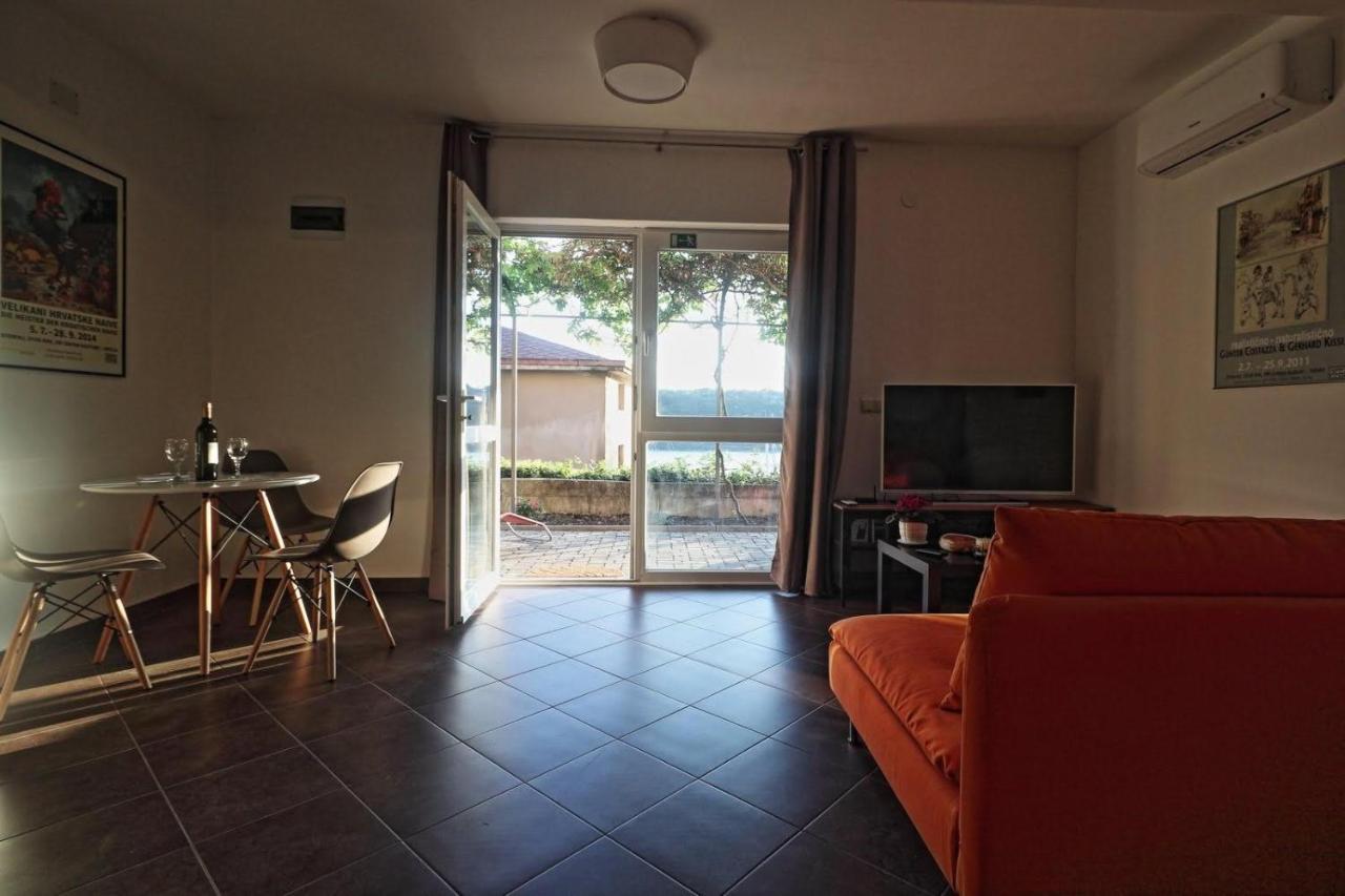 Apartman Studio Pesja Omišalj Eksteriør bilde